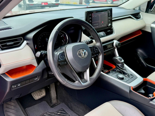 Toyota RAV4 ADVENTURE