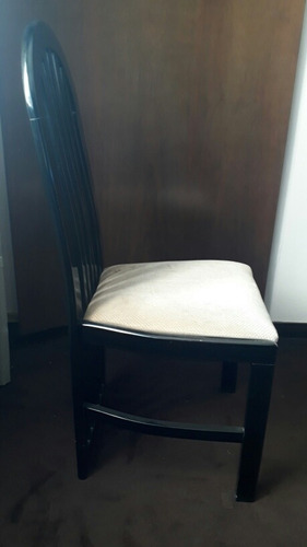 Juego De Mesa Laqueado Con 8 Sillas Y Top De Vidrio.