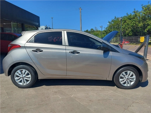 Imagem 5 de 12 de Hyundai Hb20 1.0 Unique 12v Flex 4p Manual