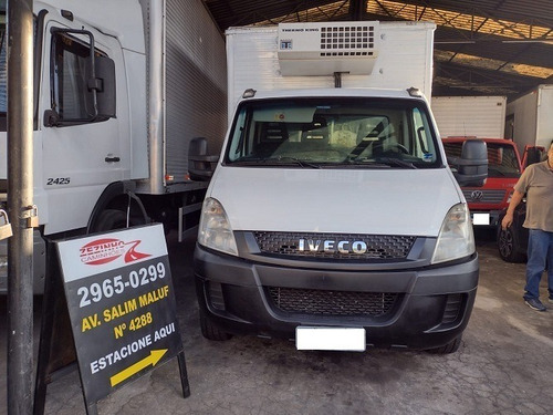 Imagem 2 de 15 de Iveco Daily 35s14 Ano 13/13 Com Bau Refrigerado -5 Graus