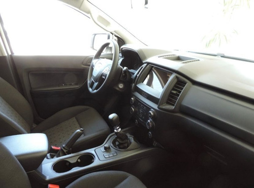 Imagen 10 de 18 de Ford Ranger 3.2 Xls 4x4 2023 Entre Inmediata 02 (l)
