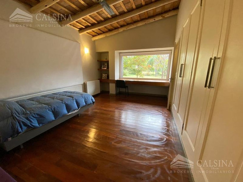 Espectacular Casa En Una Planta - Lomas De La Carolina