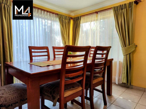 Casa En Venta De 5 Dorm. En El Centro De Olmué