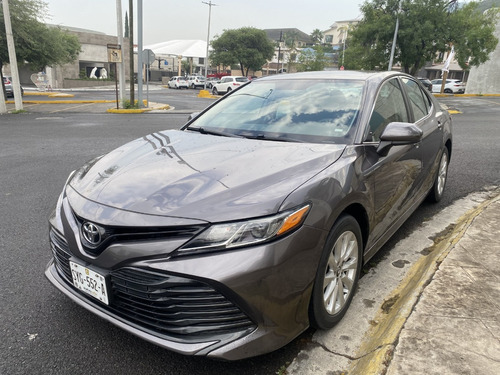 Toyota Camry 2.5 Le At