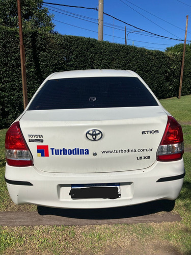 Toyota Etios 1.5 XS 6M/T Sedan 4 puertas