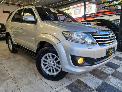 Imagem 3 de 13 de Toyota Sw4 Srv 3.0 Tdi 4x4 (5 Lugares) 2013