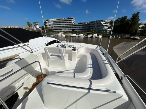 Custon 38 - 2017 - 2 Volvo D4 260 Hp - Mooney Embarcaciones