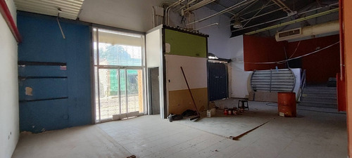 Local Comercial En Alquiler De Esquina En La Av Las Ferias Muy Cerca De La Av. Lara De 1.200 M2, Ideal Para Concecionario De Motos, Vehiculo, Muebleria, Ferreteria, Supermercados, Etc. Rp.