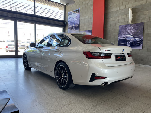 BMW Serie 3 3.0 330i Sedan Sport Line 252cv