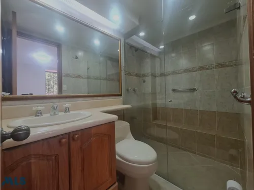 Espacioso Apartamento En Laureles(mls#255855)