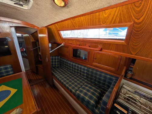 Velero Del Plata 31 -unico Dueño (motor Nuevo)