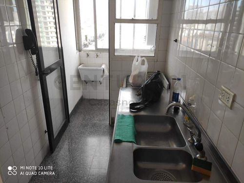 Departamento De 2 Ambientes Sobre Av Cabildo Al 2400 Piso Alto Con Vista Abierta