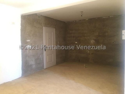 Imagen 2 de 9 de Townhouse Duplex, En Obra Gris, Ubicado En La Urbanización Los Caciques , Punto Fijo. #22-13924. Circuito Cerrado, Vigilancia Privada, Condominio Con Piscina.
