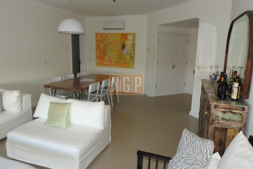Duplex, Tiene Abajo 2 Dormitoiros Con 2 Baños, Arriba 1 Dormitorio Cn 1 Baño Y Otro Living - Ref: 5308