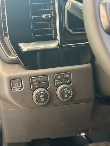 Chevrolet Cheyenne 6.2 Doble Cab High Country 4X4 At