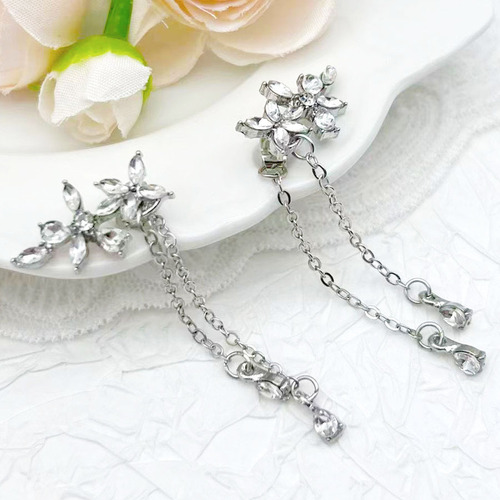 Aretes De Plata Mujer Incrustado De Diamantes Con Centro