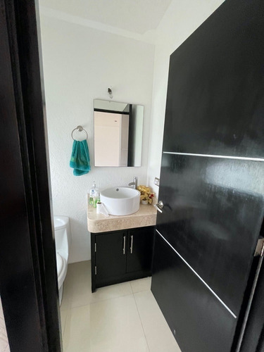 Imagen 13 de 30 de Casa En Venta En Juriquilla Con Alberca Propia