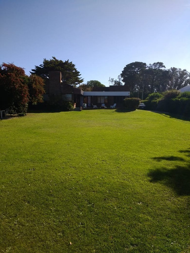 Imagen 19 de 30 de Excelente Chalet 3 Amb Con Departamento 2 Amb Para Huéspedes Y Piscina (1500m2)