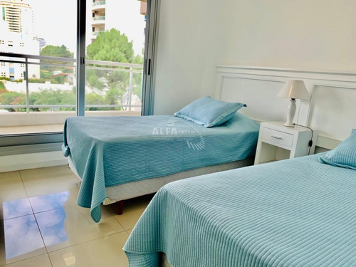 Imagen 12 de 18 de Apartamento En Punta Del Este, Con Parrillero Propio