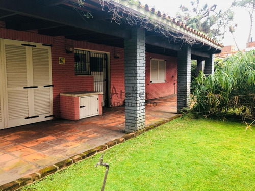 Casa Ph En Aidy Grill, De 3 Dor Mas Dependencia. A 400 M Del Mar, Consulte!!!!!!- Ref: 1033