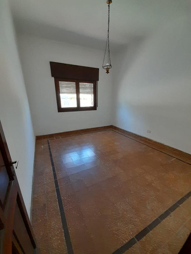 Casa En Venta Alberdi Mas Dpto 2 Dorm