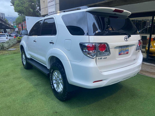 Imagen 6 de 12 de Fortuner 4x4 Blindada 2015