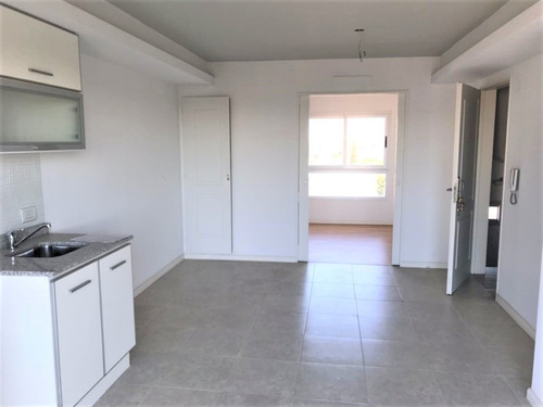 Imagen 5 de 14 de Departamento 2 Amb A Estrenar // 2da Riv. 15775