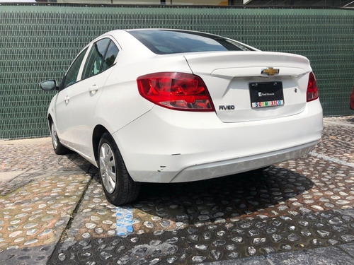 Imagen 3 de 14 de Chevrolet Aveo 2018 1.6 Ls Aa Radio Nuevo At