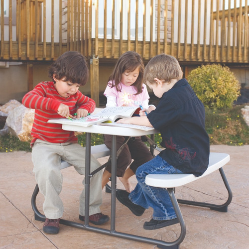 Mesa de piquenique infantil Lifetime cor de amêndoa
