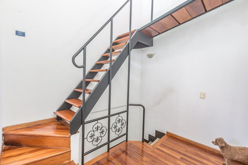 Venta Casa 5 Ambientes De Estilo | Excelente Estado| Luz | Detalles De Calidad | Caballito