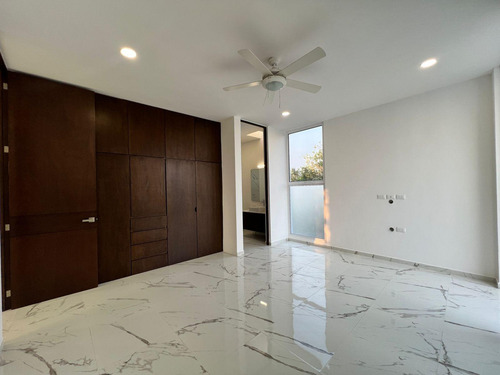 Casa En Venta Merida, Komchen En Privada, Entrega Inmediata.