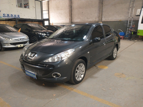 Peugeot 207 Compact 4p 1.6 16v Feline 2010-permuto Financio