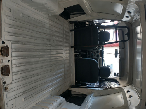 Imagen 5 de 6 de Peugeot Partner 2014 1.6 Hdi Furgon Presence Aa