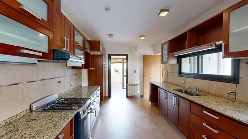 Venta Casa 4 Dormitorios 4 Baños / Pileta B. Jardin Claret