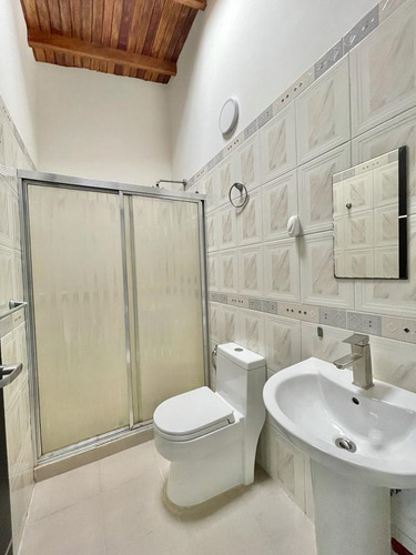 Imagen 6 de 10 de Casa En La Castellana Moderna
