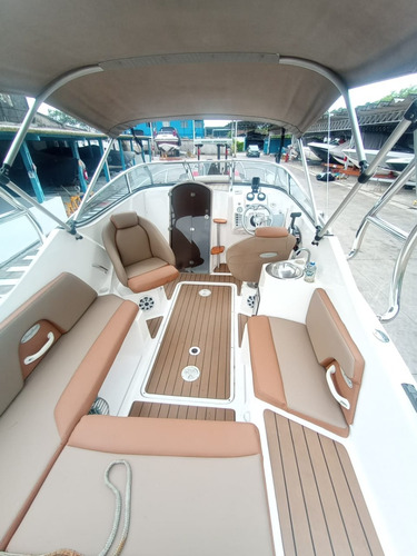 Lancha Ventura 215 Cabin Comfort 2010 Triton Solara Focker