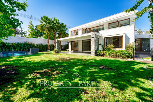 Amplia Casa En Condominio Estilo Mediterráneo