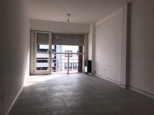 Imagen 3 de 11 de Departamento En Alquiler 2 Amb De 75 Mts2 Sin Cochera - Plaza Mitre