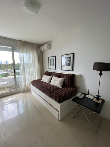 2 Amb 4 Personas Cochera Piscina Climatizada Cubierta Y Piscina Exterior Punta Del Este Lindísimo!
