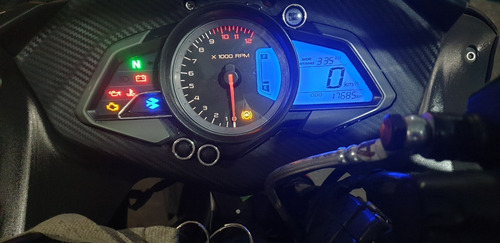 Bajaj -rouser Rs 200