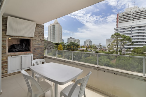 Encantador Departamento A Metros De Playa Brava!! Consulte Con Parrillero Propio- Ref: 4211