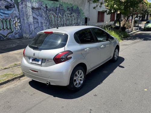 Peugeot 208 1.6 Active