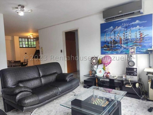 Se Vende Cómodo Y Acogedor Apartamento En Bello Monte. 23-33194 Jl