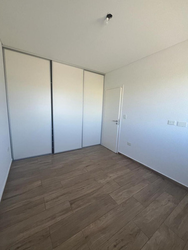Casa En Barrio Ceibos Puertos Del Lago Lote Interno Escobar 3 Dormitorios Y Escritorio