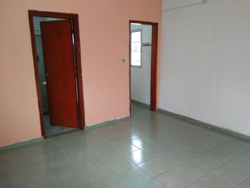 Chalet Sólido + Apto. + Barbacoa En 758 M2! Alquiler Solymar