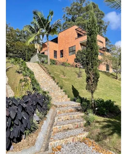Vendemos Casa En Rionegro - Llanogrande Sector Tablazo