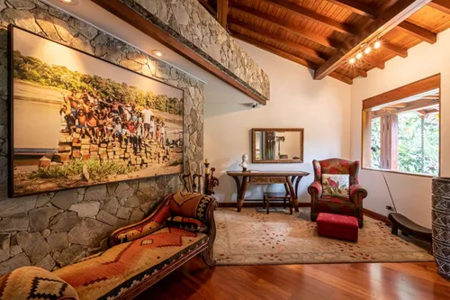Casa En Venta En Loma Las Brujas. Cod V8340