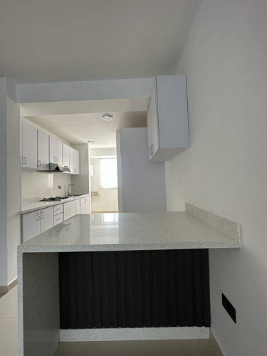 Venta Impecable Apartamento Los Mangos Valencia Con Pozo Y Planta