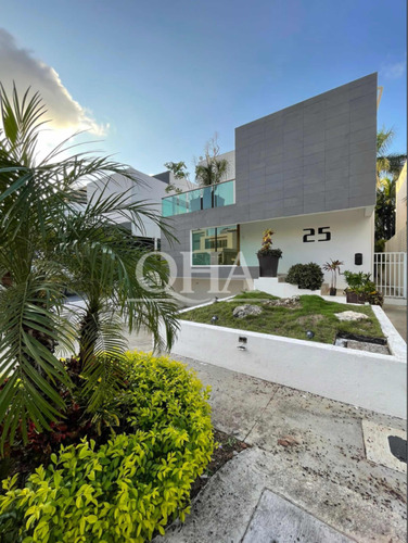 Se Vende Casa En Residencial Cumbres En Cancún