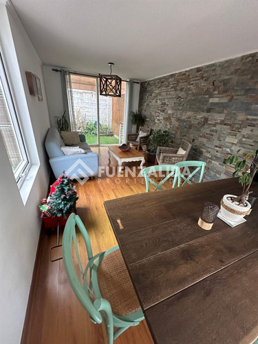 Casa De 3 Pisos En Pasaje Cerrado En Venta. En Ñuñoa